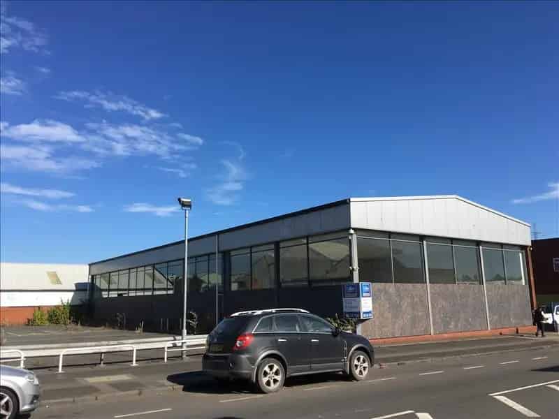 Detached Vehicle Dealership 15400 sq ft Refurbished 2015