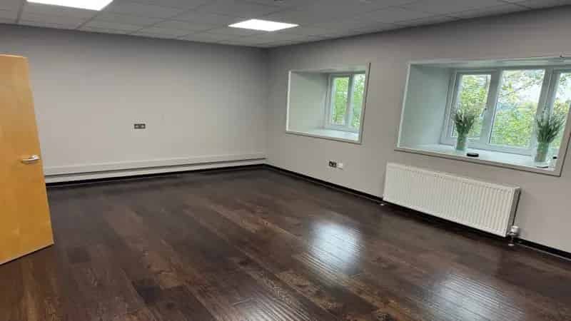 Commercial property For Rent , Trafford, England