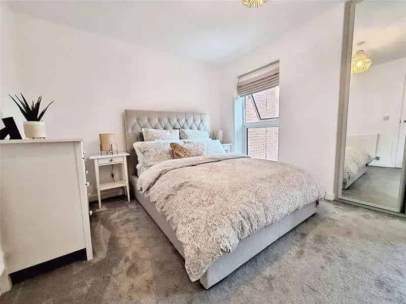2 Bed Flat for Sale in Hook Village Centre
