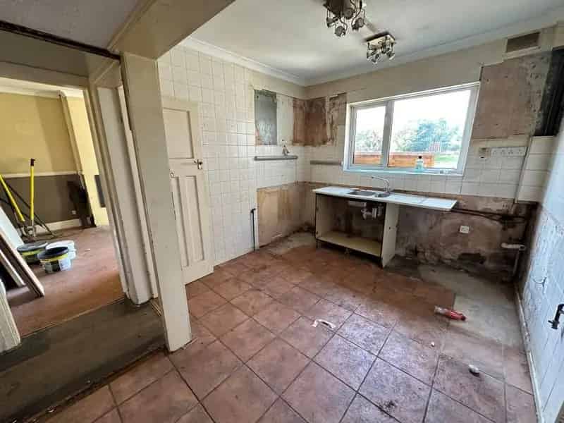 3 Bedroom Semi-Detached House for Sale at Auction