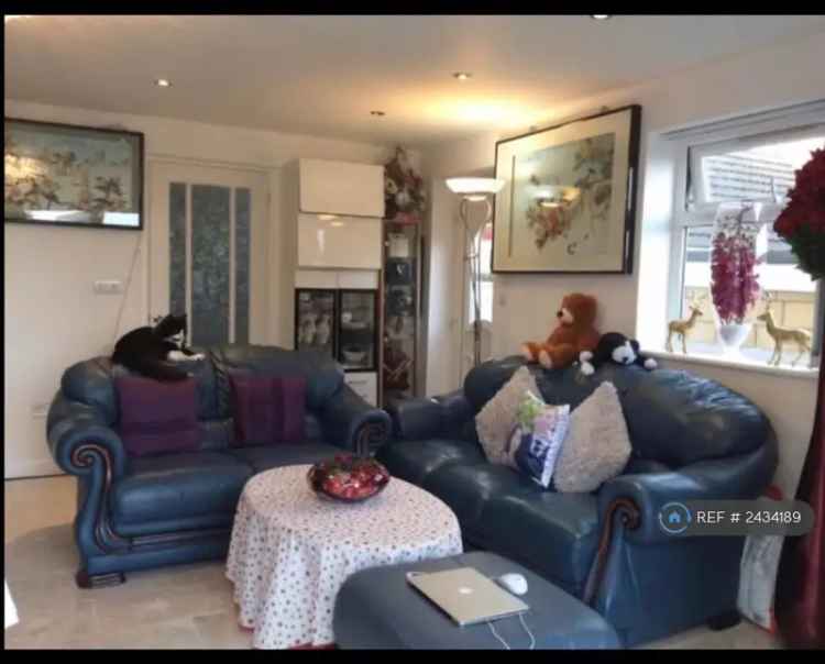 1 Bedroom House Share Southdown Parking Available Now