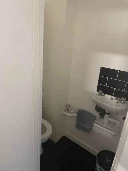 Flat For Rent in London, England