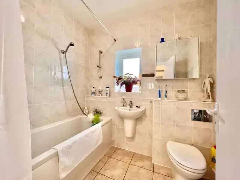 1 Bed Flat for Sale Near Seafront