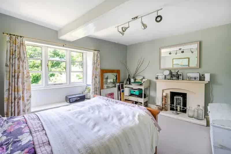4 Bedroom Semi Detached House For Sale Stinchcombe