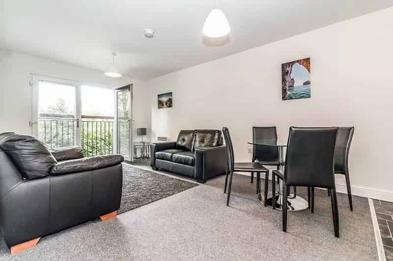 2 Bedroom Flat for Sale Manchester M14