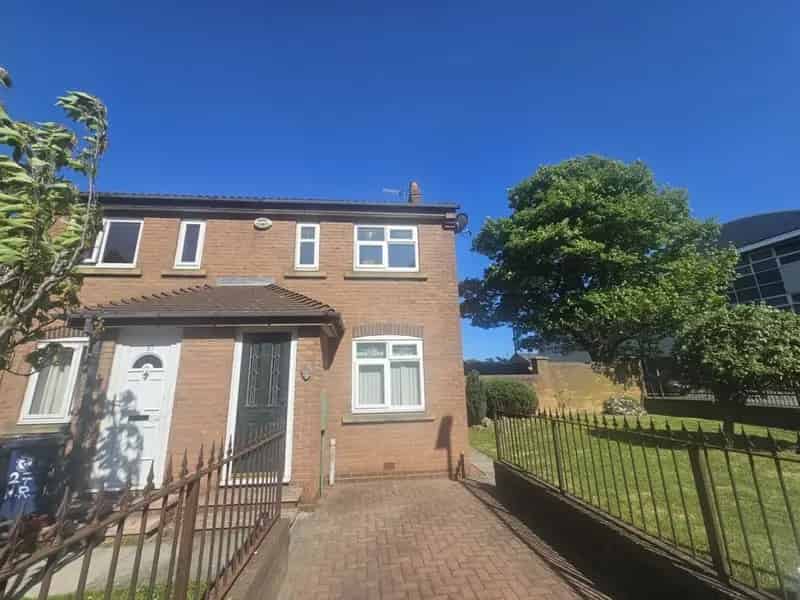 2 bedroom House
 To Rent