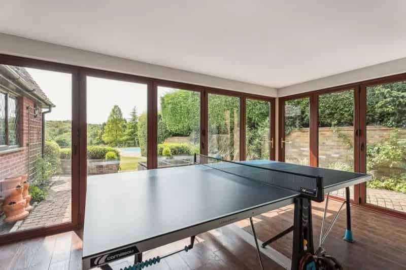 4 Bedroom Detached House for Sale - 8 Acres