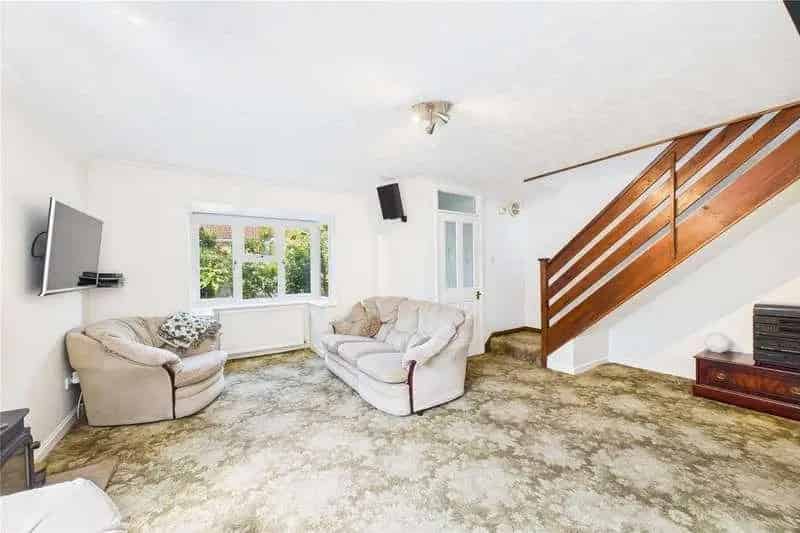 4 bed house for sale