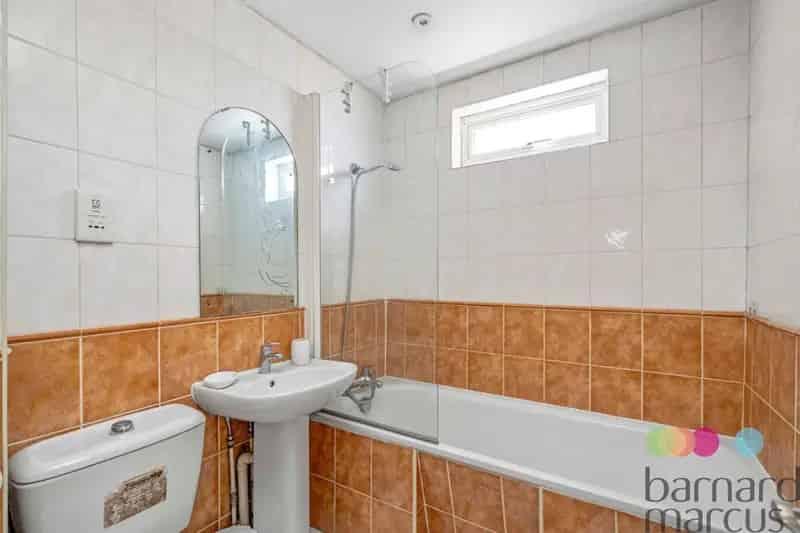 2-Bedroom Apartment South Facing Open Plan Reception