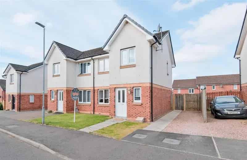 3 Bedroom Semi Detached House For Sale Glasgow