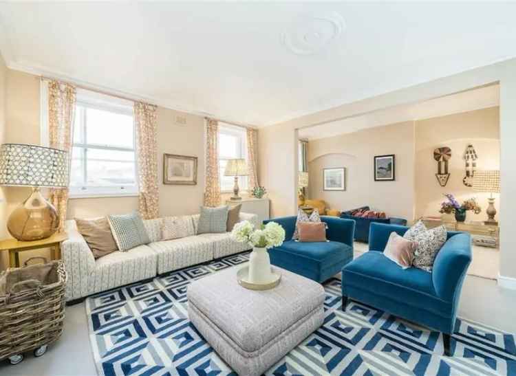 Flat For Sale in London, England