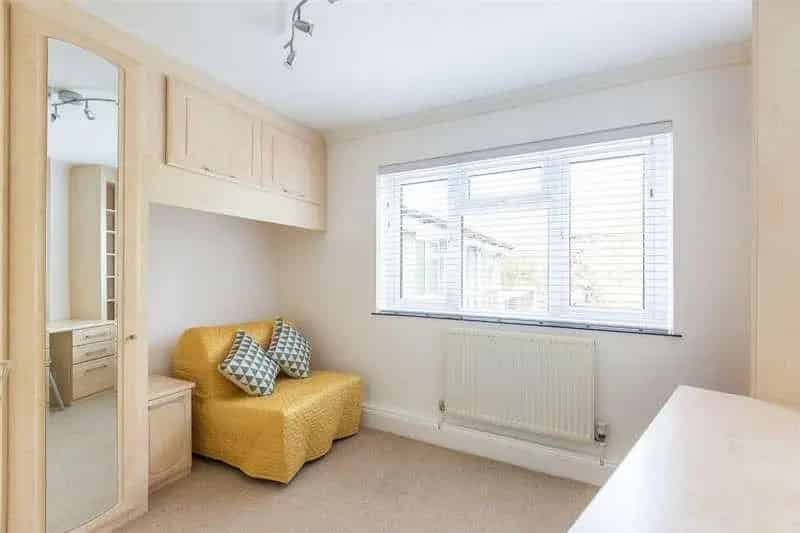 2 Bed Flat for Sale near Oxted Station