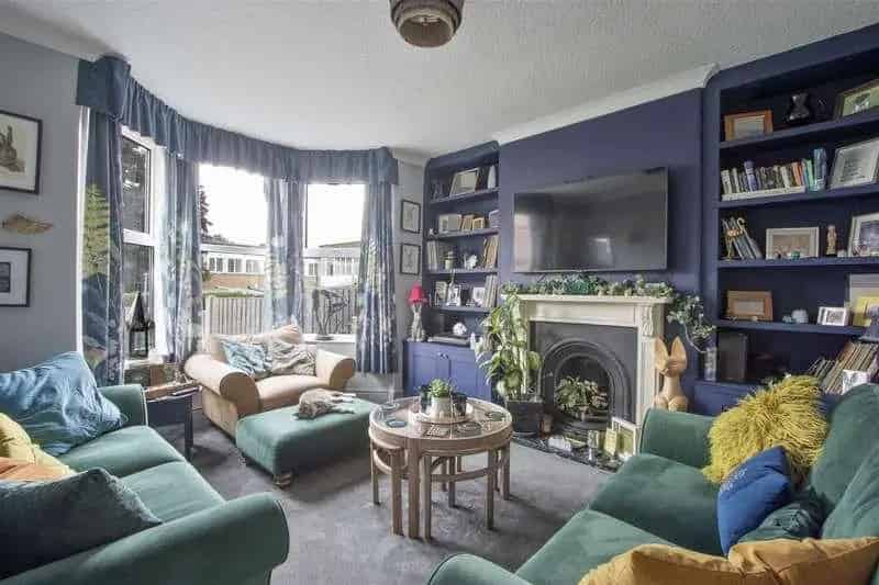 4 Bed End Terrace House for Sale Near Town Centre