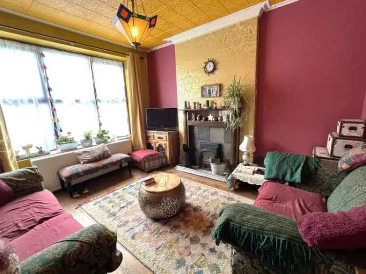 4 Bedroom Semi Detached House for Sale Scarborough