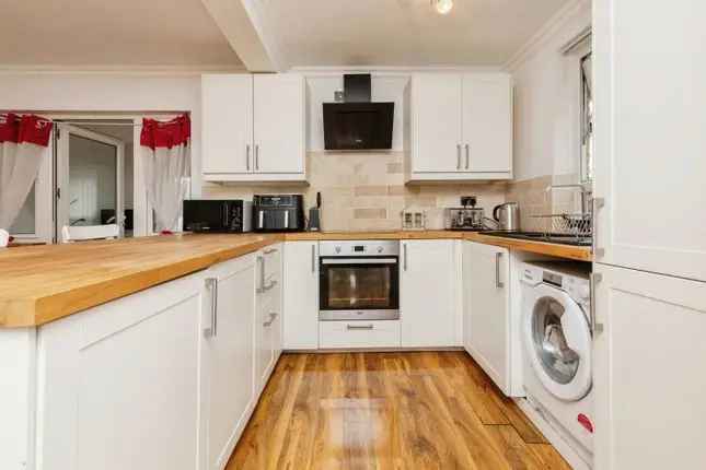 Three Bedroom Semi-Detached House for Sale in Broomhill Bristol