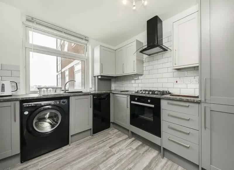 Central London One-Bedroom Apartment with Stunning Views