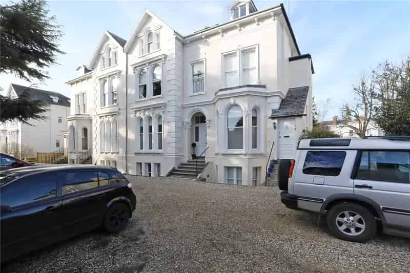 1 Bedroom Flat Cheltenham Old Bath Road