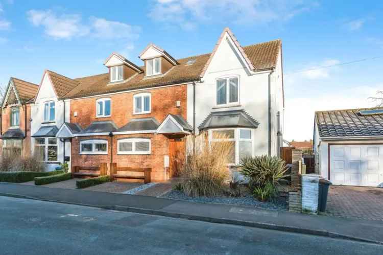 House For Sale in (Old) Kingsbury Road, North Warwickshire, England