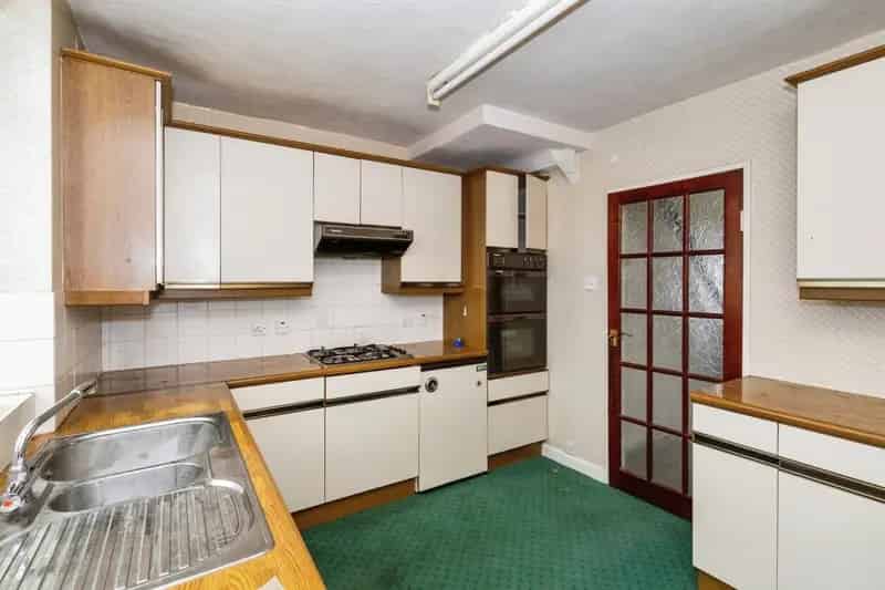 3 Bed House in Baffins - Garage & Garden
