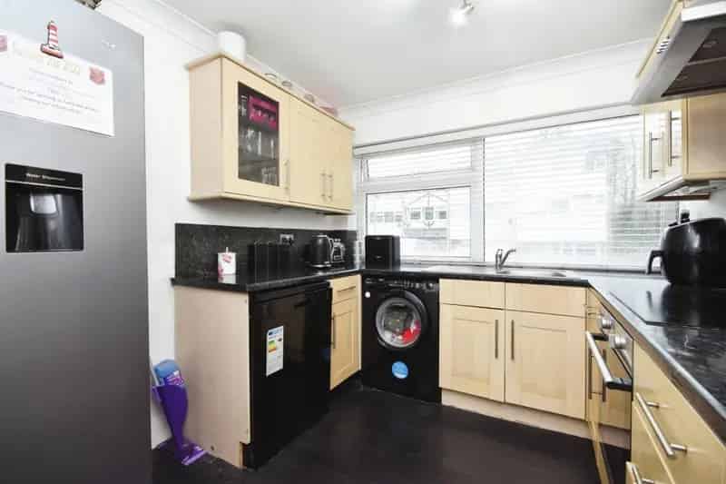 Two Double Bedroom Apartment Near A12 M25 Chain Free