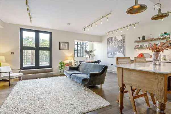 Barnsbury Square, London, N1 1JL | Property for sale | Savills