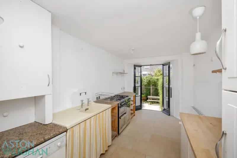 2 Bedroom Maisonette Brighton 1109 sq ft
