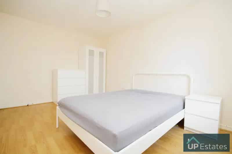4 Bedroom Semi Detached House to Rent Stoke