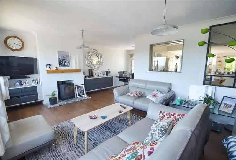 3 Bed House for Sale Stunning Views Modern Family Home