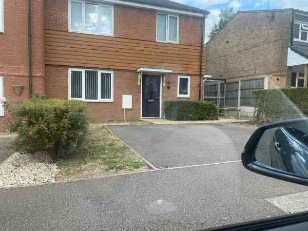 Flat For Rent in Metropolitan Borough of Solihull, England