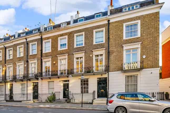 Terraced House for Sale in Knightsbridge SW7