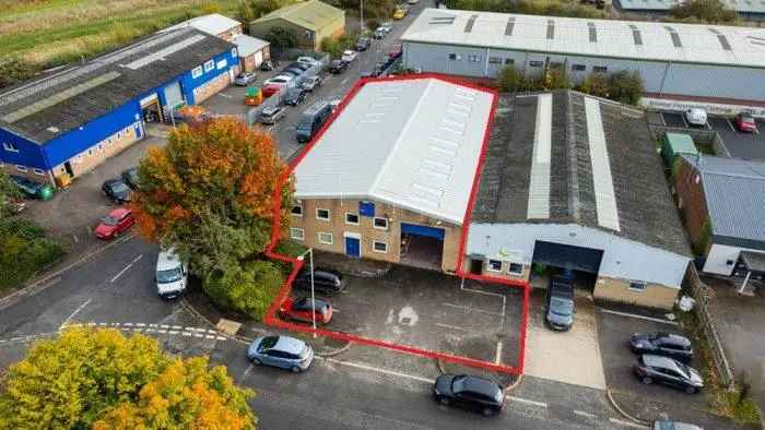 Warehouse Space For Lease with Large Car Park and Secure Yard