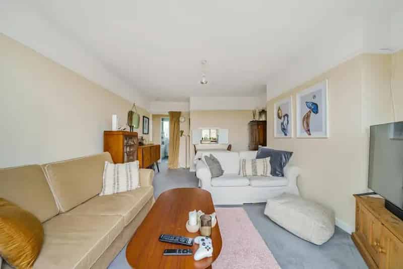 Flat For Sale , London, England
