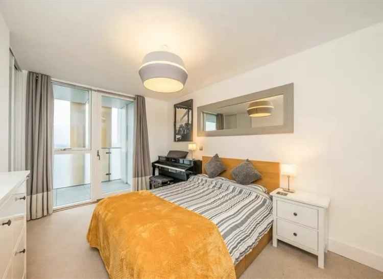 2 Bed 2 Bath Modern Apartment South West London