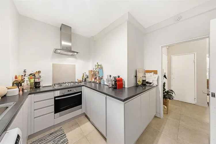 2 Bedroom Flat Near Brockwell Park