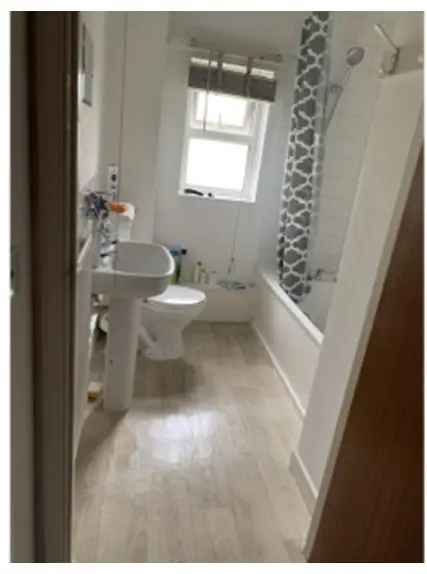 One Bedroom Flat near Stow Shopping Centre