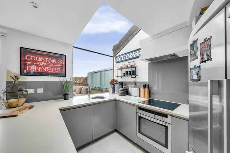 Chelsea Flats: Luxury Investment Opportunity Near Kings Road