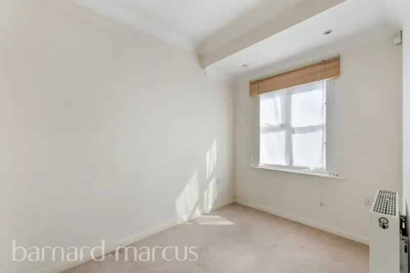 2 Bed House Near Hounslow East Tube Station