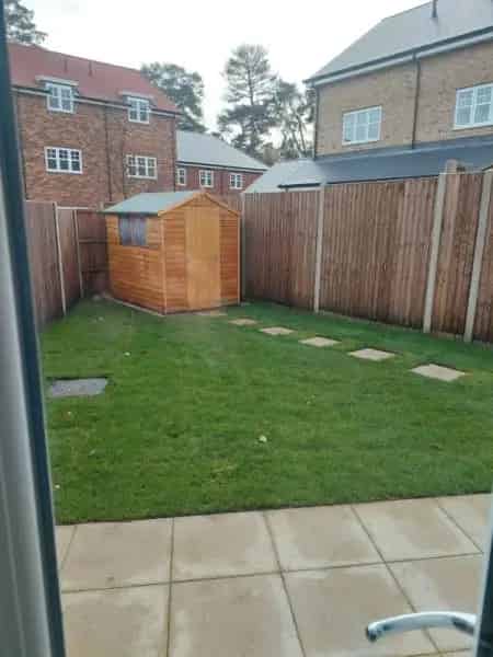 2 Bed House New Carpets Pet Friendly Parking Garden Sheds