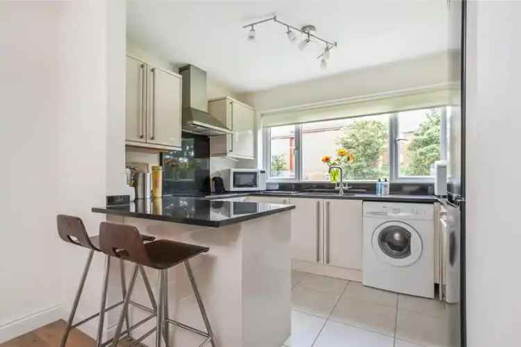 2 Bedroom Flat for Sale near New Barnet Station