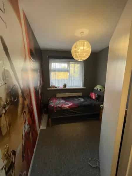 3 or 4 Bed House or Flat with Garden - South Coast Chertsey