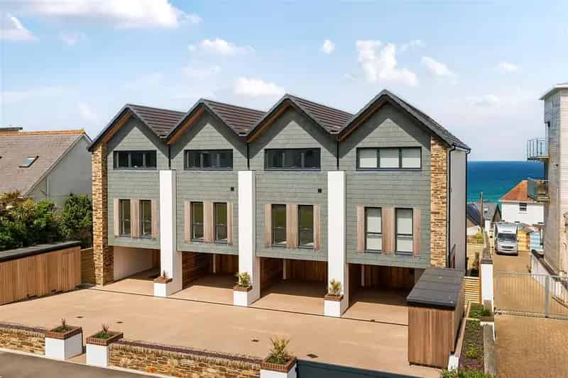 4 Bedroom Townhouse Near Fistral Beach Newquay