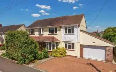 4 Bed House Wellington Refurbished Family Home Gardens Parking Garage