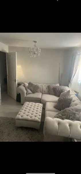 Flat For Rent in Rochford, England