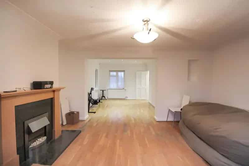 3 Bedroom Detached Bungalow Near Green Space