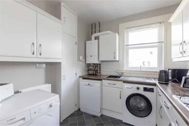 3 Bed Flat South Queensferry - Upper Villa with Garden and Parking