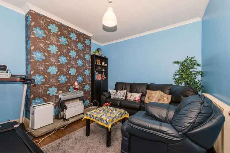 3 Bedroom Semi Detached House Kippax West Yorkshire LS25