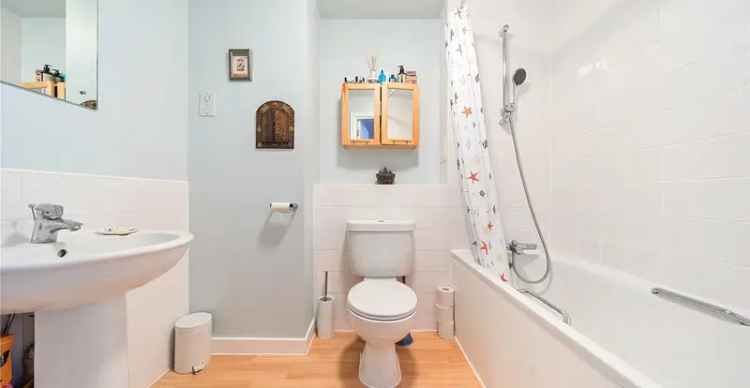 1 Bedroom Flat for Sale near Forest Hill Station
