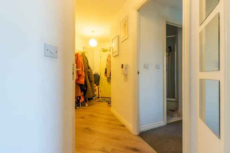 2 Bedroom Flat Canalside Buy To Let 8.35% Yield