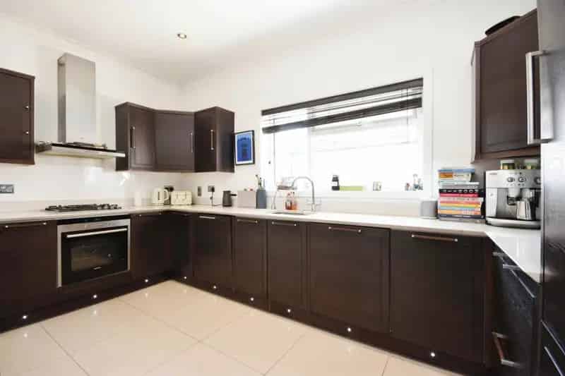 Stunning Two Double Bedroom Maisonette Over 1300 Sq Ft