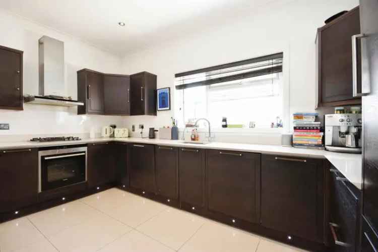 Stunning Two Double Bedroom Maisonette Over 1300 Sq Ft